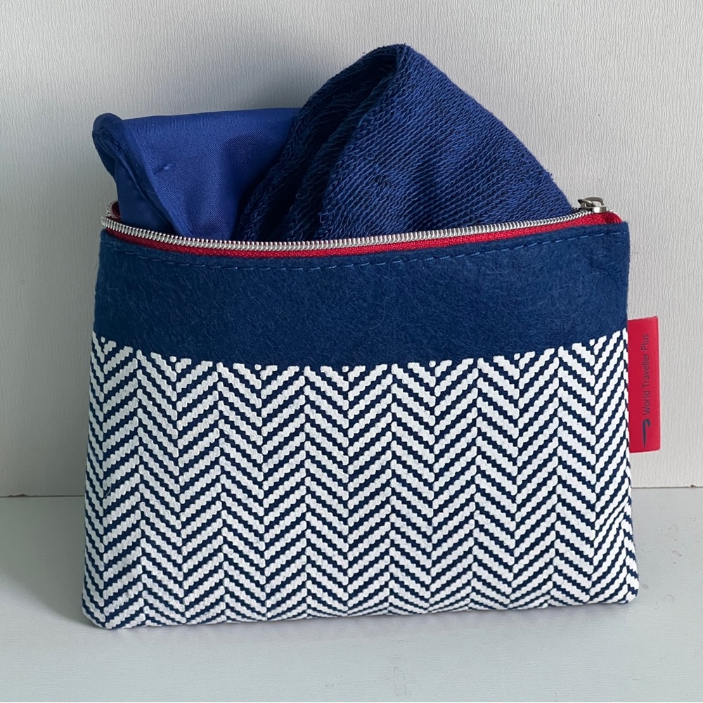 British Airways Small Bag w Socks and Eye Mask
